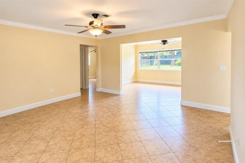 House in Sarasota, Florida 3 bedrooms, 153.38 sq.m. № 2403721 - photo 10