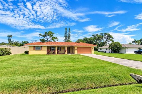 House in Sarasota, Florida 3 bedrooms, 153.38 sq.m. № 2403721