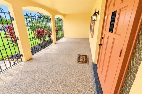 House in Sarasota, Florida 3 bedrooms, 153.38 sq.m. № 2403721 - photo 2