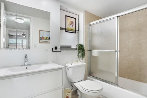 Copropriété à vendre à Sunrise, Floride: 1 chambre, 59.46 m2 № 2011186 - photo 19