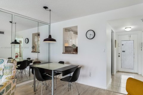 Copropriété à vendre à Sunrise, Floride: 1 chambre, 59.46 m2 № 2011186 - photo 12