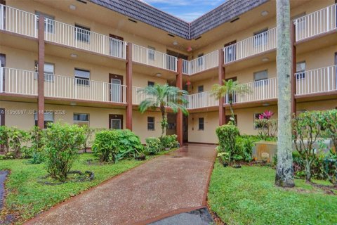 Copropriété à vendre à Sunrise, Floride: 1 chambre, 59.46 m2 № 2011186 - photo 25