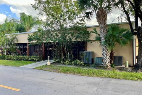 Copropriété à vendre à Sunrise, Floride: 1 chambre, 59.46 m2 № 2011186 - photo 27