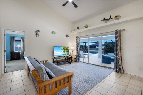 Casa en venta en Cape Coral, Florida, 3 dormitorios, 189.24 m2 № 2294921 - foto 5
