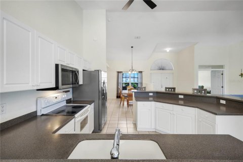 Casa en venta en Cape Coral, Florida, 3 dormitorios, 189.24 m2 № 2294921 - foto 9