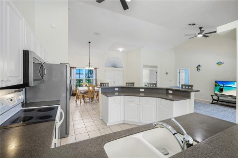 Casa en venta en Cape Coral, Florida, 3 dormitorios, 189.24 m2 № 2294921 - foto 10