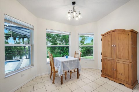 Casa en venta en Cape Coral, Florida, 3 dormitorios, 189.24 m2 № 2294921 - foto 16