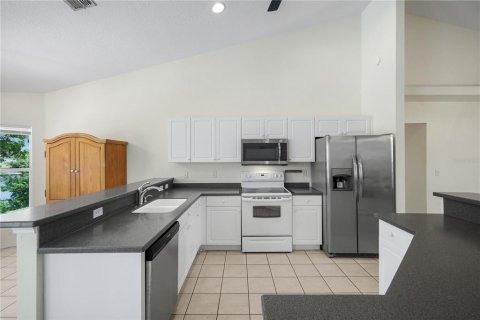 Casa en venta en Cape Coral, Florida, 3 dormitorios, 189.24 m2 № 2294921 - foto 7
