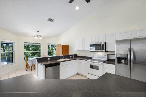 Casa en venta en Cape Coral, Florida, 3 dormitorios, 189.24 m2 № 2294921 - foto 11
