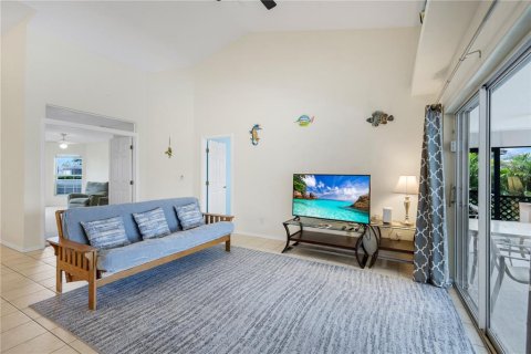 Casa en venta en Cape Coral, Florida, 3 dormitorios, 189.24 m2 № 2294921 - foto 4