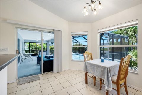 Casa en venta en Cape Coral, Florida, 3 dormitorios, 189.24 m2 № 2294921 - foto 15