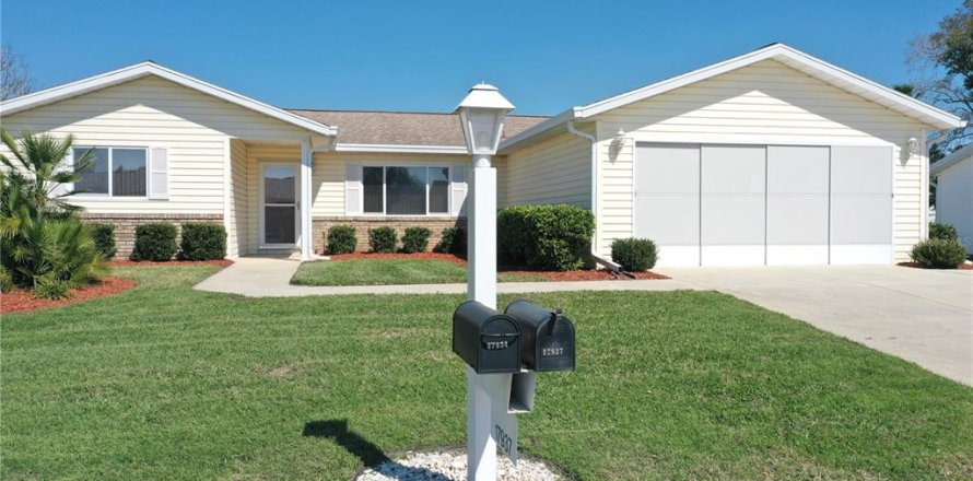 House in Summerfield, Florida 3 bedrooms, 134.71 sq.m. № 1545610
