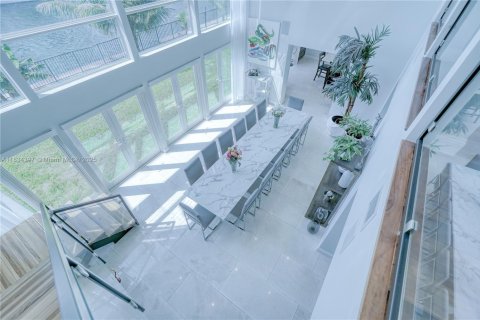 Villa ou maison à louer à North Miami, Floride: 8 chambres, 539.58 m2 № 1935040 - photo 27