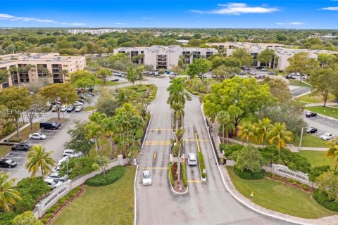 Condo in Miami, Florida, 2 bedrooms  № 2031788 - photo 28