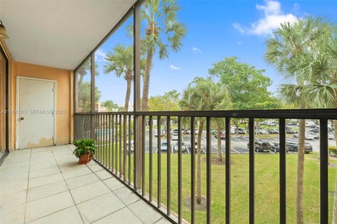 Condo in Miami, Florida, 2 bedrooms  № 2031788 - photo 23