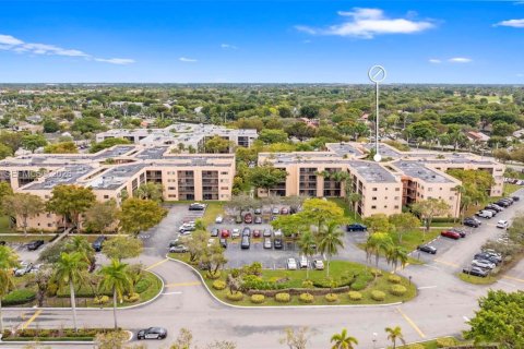 Condo in Miami, Florida, 2 bedrooms  № 2031788 - photo 26
