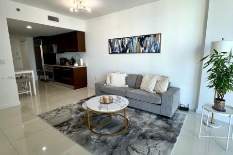 Condo in Miami, Florida, 1 bedroom  № 2052827 - photo 5