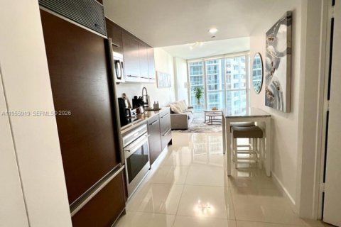 Condo in Miami, Florida, 1 bedroom  № 2052827 - photo 4