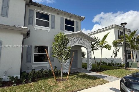 Townhouse in Florida City, Florida 3 bedrooms № 1984089 - photo 12