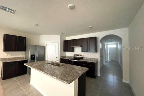 Casa en alquiler en Winter Haven, Florida, 4 dormitorios, 169.83 m2 № 1584695 - foto 2