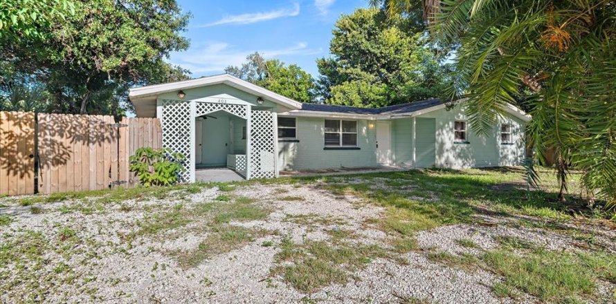 House in Nokomis, Florida 3 bedrooms, 127.09 sq.m. № 2360381
