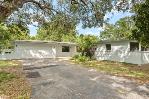 Villa ou maison à vendre à Pinecrest, Floride: 3 chambres, 133.41 m2 № 2026001 - photo 2
