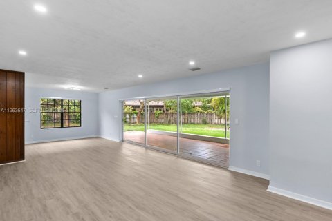 Villa ou maison à vendre à Pinecrest, Floride: 3 chambres, 133.41 m2 № 2026001 - photo 6