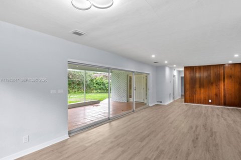 Villa ou maison à vendre à Pinecrest, Floride: 3 chambres, 133.41 m2 № 2026001 - photo 7