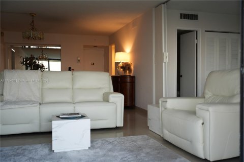 Купить кондоминиум в Авентура, Флорида 2 спальни, 107.49м2, № 1500286 - фото 6
