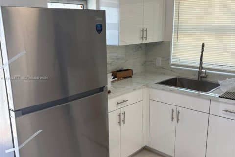 Снять в аренду виллу или дом в Форт-Лодердейл, Флорида 1 спальня, 325.34м2, № 2050802 - фото 2