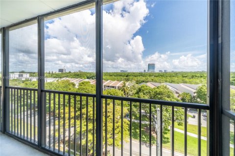 Condo in North Miami, Florida, 2 bedrooms  № 1806271 - photo 29
