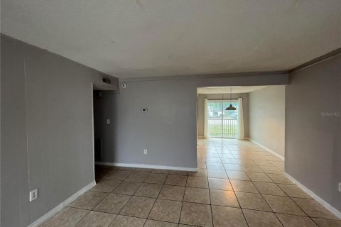 Condominio en alquiler en Orlando, Florida, 3 dormitorios, 124.3 m2 № 1911893 - foto 4