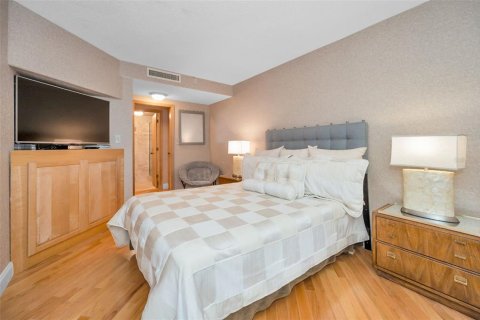 Condo in Palm Harbor, Florida, 1 bedroom № 2234483 - photo 13