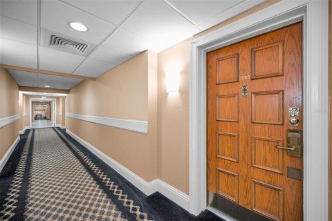 Condo in Palm Harbor, Florida, 1 bedroom № 2234483 - photo 3