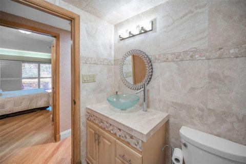 Condo in Palm Harbor, Florida, 1 bedroom № 2234483 - photo 17