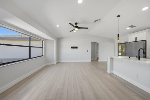 Casa en venta en North Port, Florida, 3 dormitorios, 121.52 m2 № 2240001 - foto 4