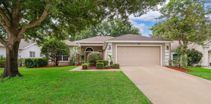 House in Clermont, Florida 3 bedrooms, 211.45 sq.m. № 1687394