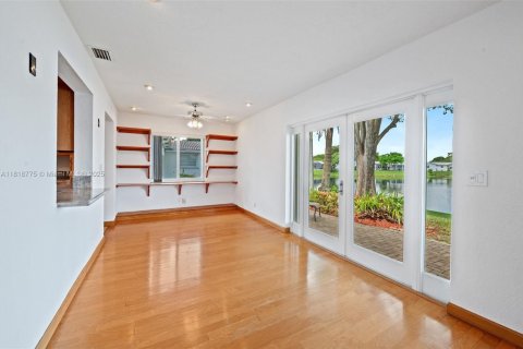 House in Plantation, Florida 2 bedrooms, 133.59 sq.m. № 1781797 - photo 11