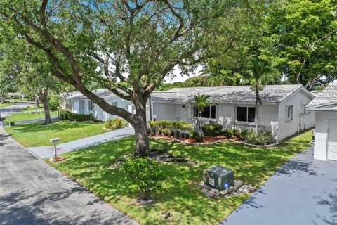 House in Plantation, Florida 2 bedrooms, 133.59 sq.m. № 1781797 - photo 6
