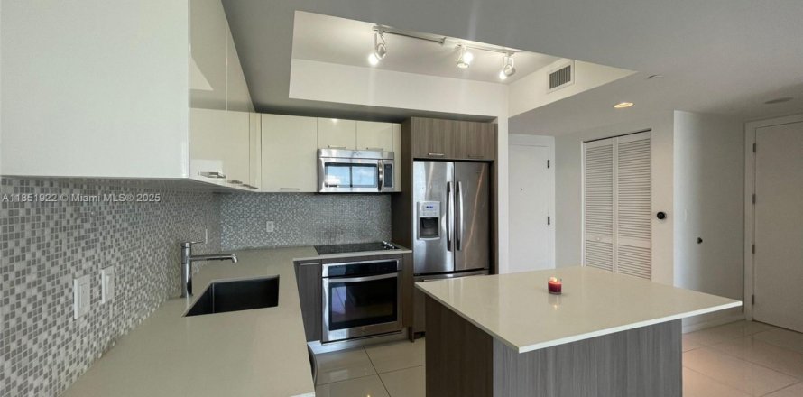 Appartement à Doral, Floride 2 chambres, 88.26 m2 № 1961178