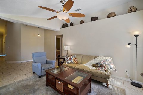 Villa ou maison à louer à Minneola, Floride: 3 chambres, 147.44 m2 № 2412657 - photo 12
