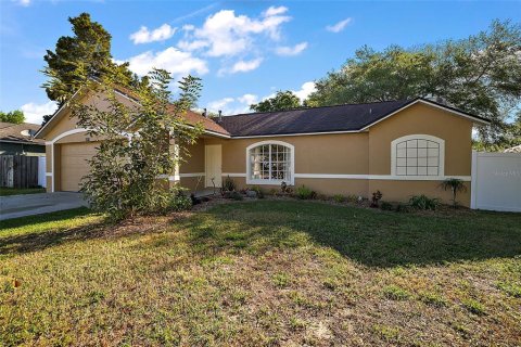 Villa ou maison à louer à Minneola, Floride: 3 chambres, 147.44 m2 № 2412657 - photo 7