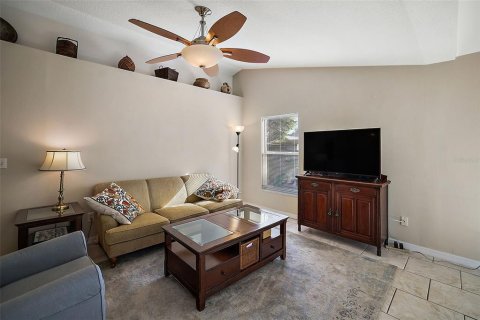 Villa ou maison à louer à Minneola, Floride: 3 chambres, 147.44 m2 № 2412657 - photo 11