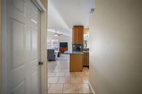 Villa ou maison à louer à Minneola, Floride: 3 chambres, 147.44 m2 № 2412657 - photo 9