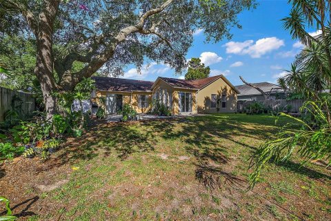 Villa ou maison à louer à Minneola, Floride: 3 chambres, 147.44 m2 № 2412657 - photo 8