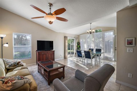 Villa ou maison à louer à Minneola, Floride: 3 chambres, 147.44 m2 № 2412657 - photo 10