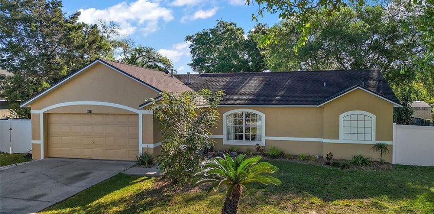 Villa ou maison à Minneola, Floride 3 chambres, 147.44 m2 № 2412657