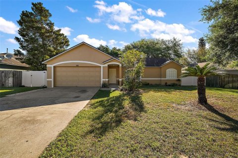 Villa ou maison à louer à Minneola, Floride: 3 chambres, 147.44 m2 № 2412657 - photo 6