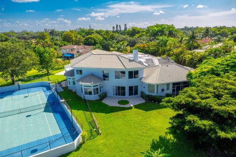 Купить виллу или дом в Корал-Спрингс, Флорида 9 спален, 758.73м2, № 1958619 - фото 23