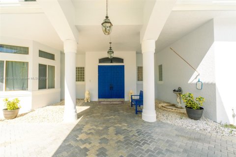 Купить виллу или дом в Корал-Спрингс, Флорида 9 спален, 758.73м2, № 1958619 - фото 10